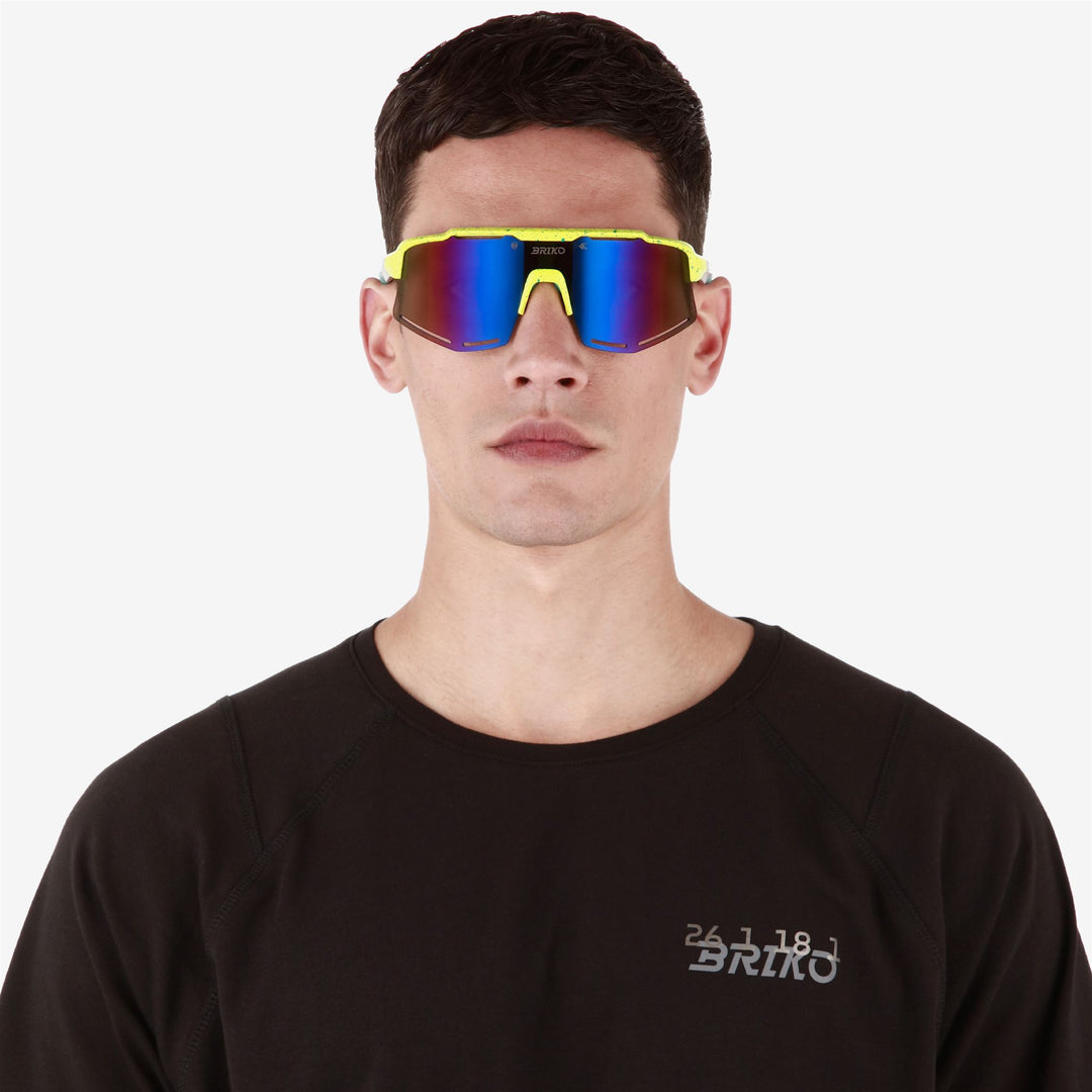 Lunettes de soleil de sport unisexes vertes et jaunes avec fonctions réglables main