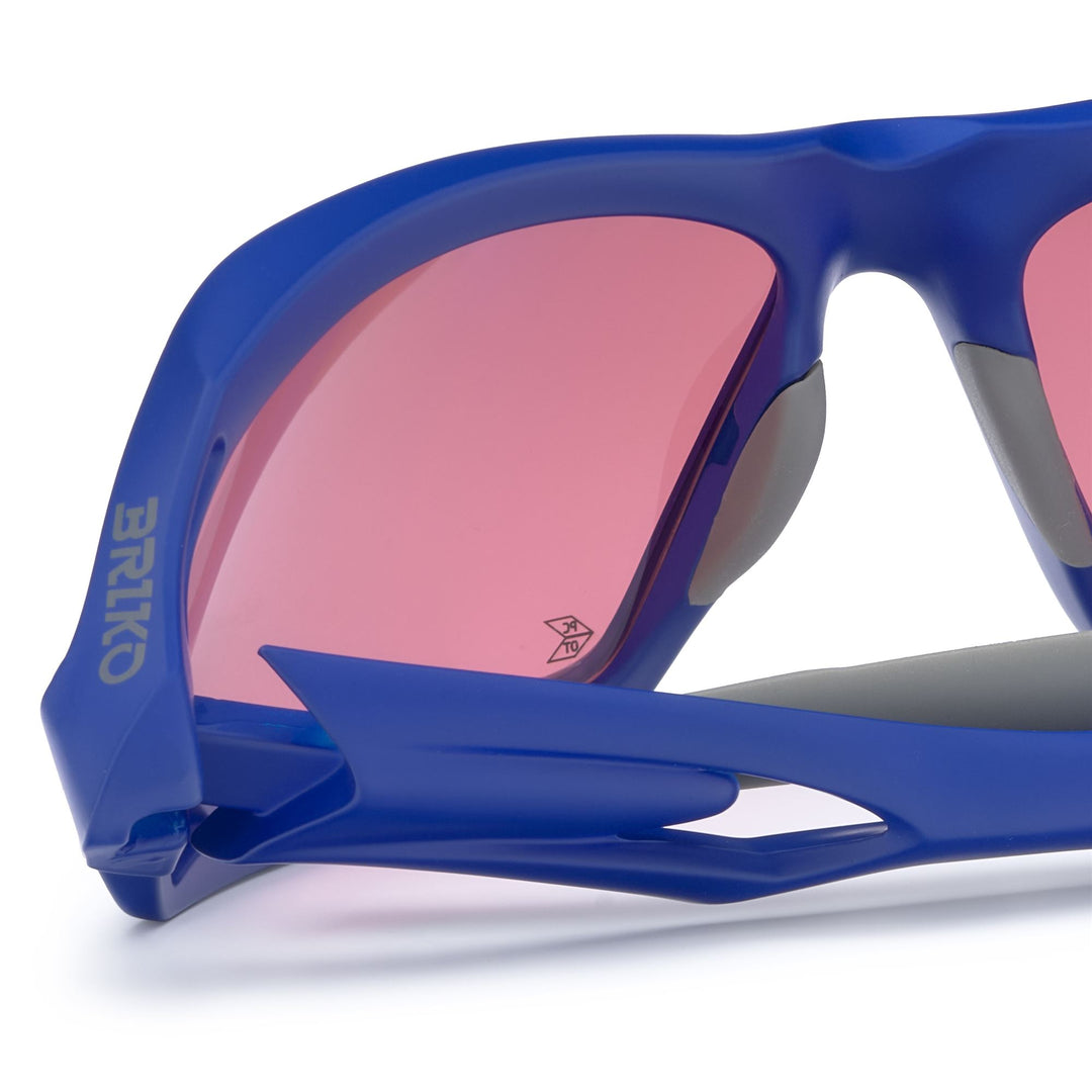 Lunettes de soleil bleues unisexes pour un style de vie urbain avec protection UV main