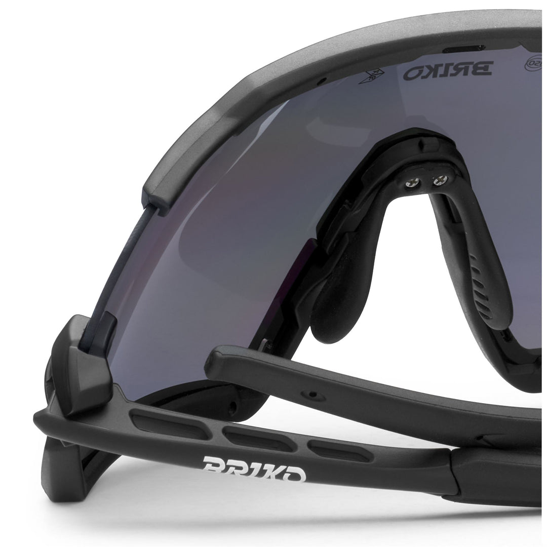 Lunettes de soleil de sport noires unisexes avec adaptateur pour verres correcteurs main