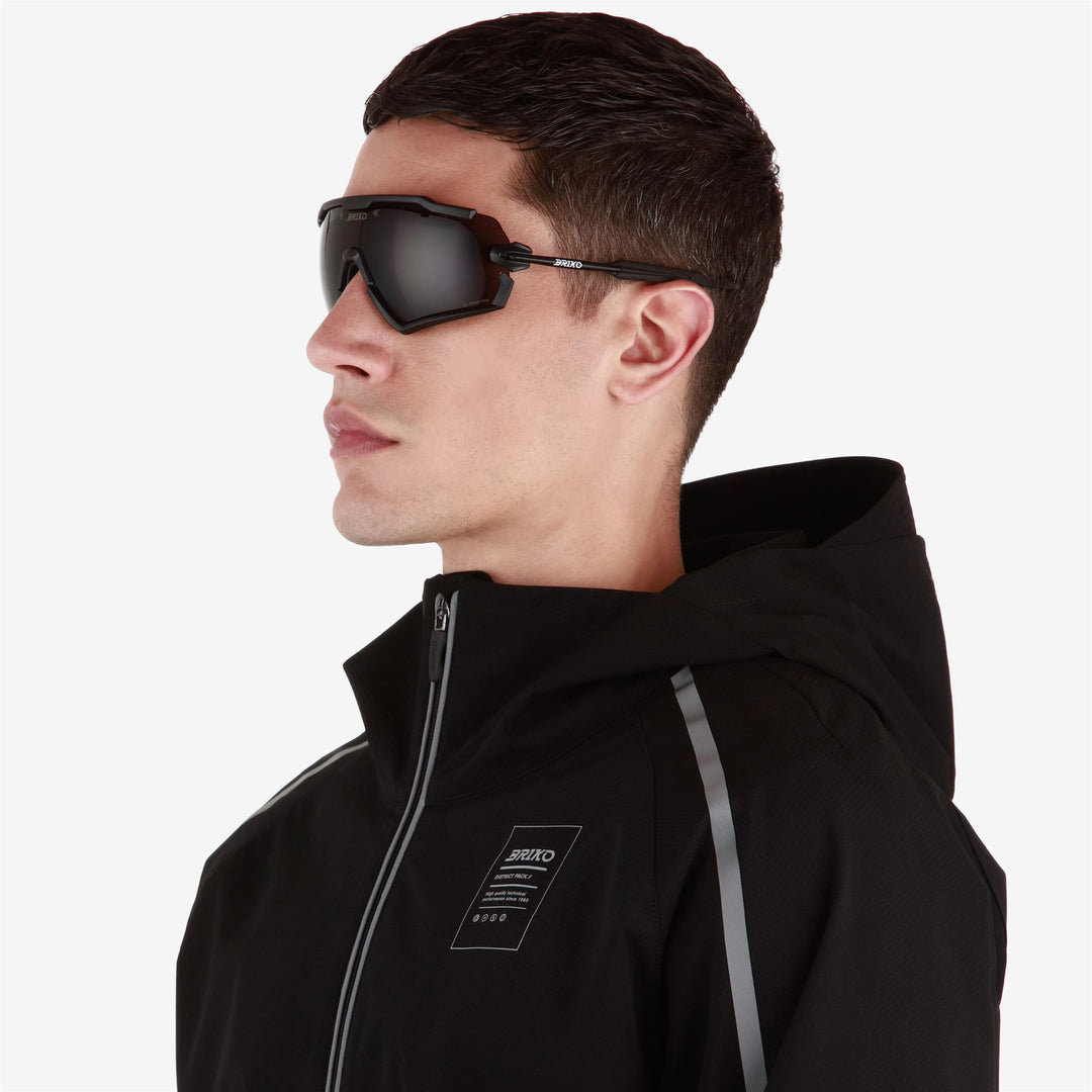 Lunettes de soleil de sport noires unisexes avec adaptateur pour verres correcteurs main